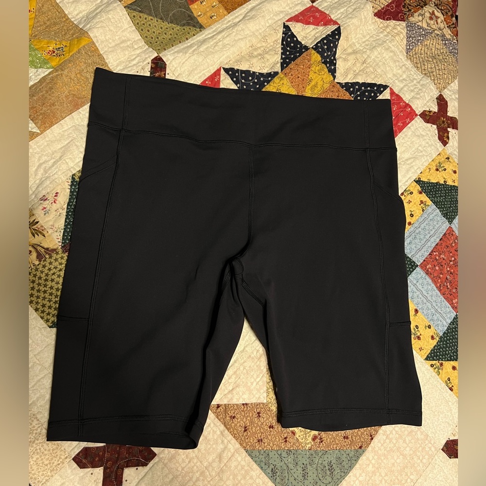 Lululemon Invigorate 10” shorts